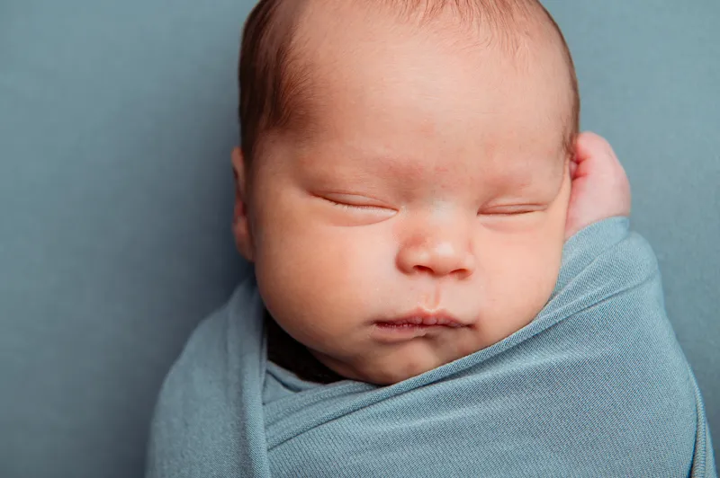newborn_website_2022_27_DSC5977-2_elia