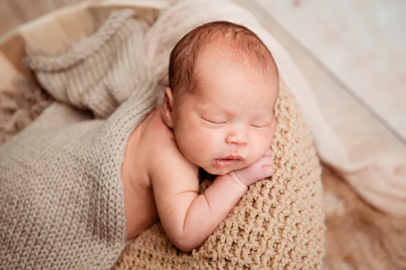 newborn_website_2022_44_DSC6041-2_elia